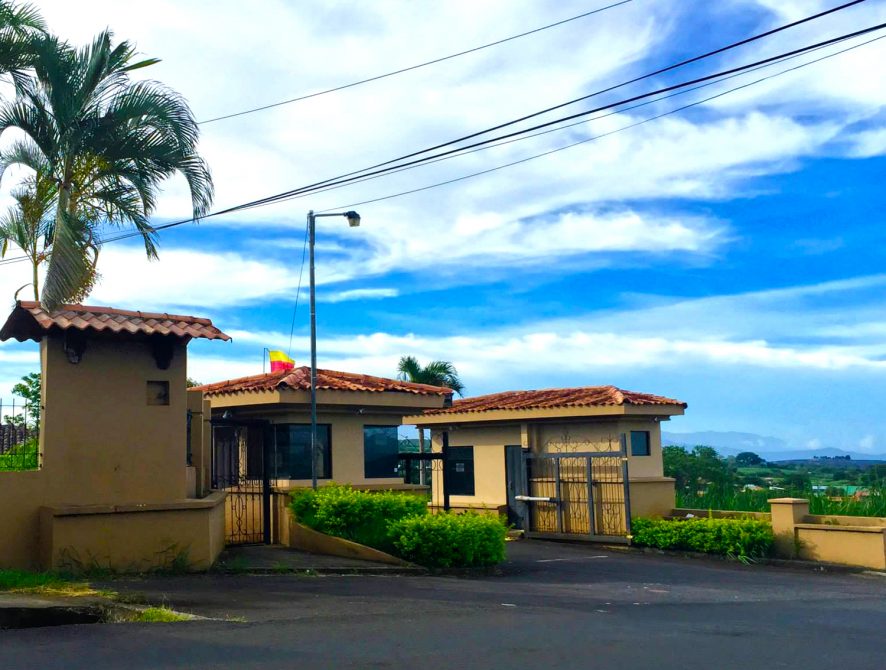 <small>Residencial</small>Residencial El Cedro